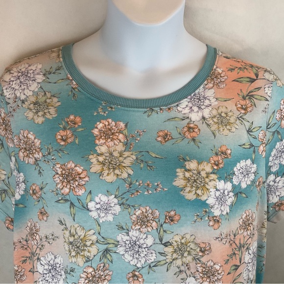 Torrid top - Picture 2 of 4